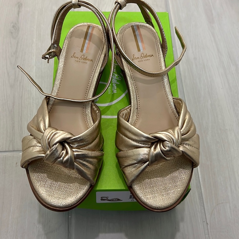 Girls size 4 Sam Edelman Gold heel shoes